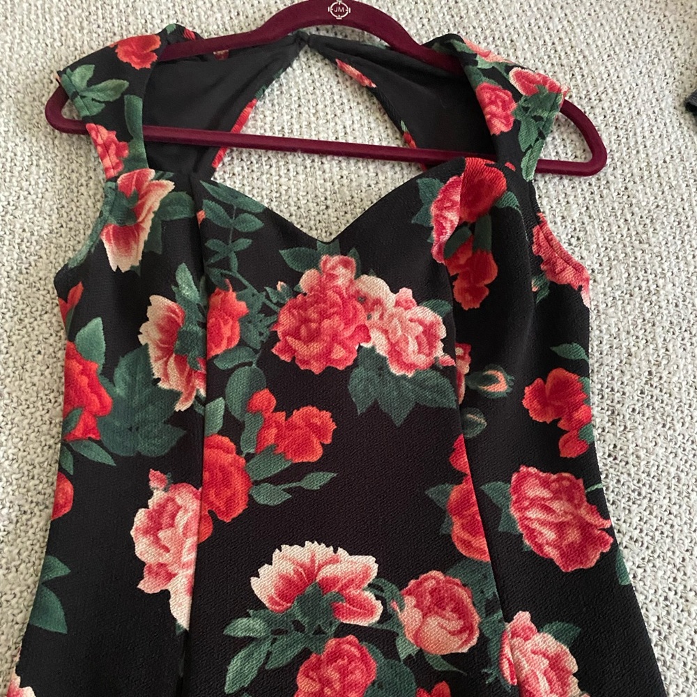 GUESS bodycon roses dress-M